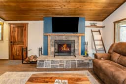Flathead Valley - WF - Blue Suede Chalet - Image 5