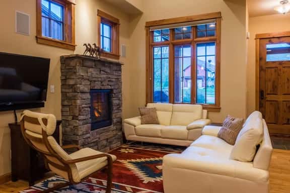 Bozeman - Legends Chalet - Image 1