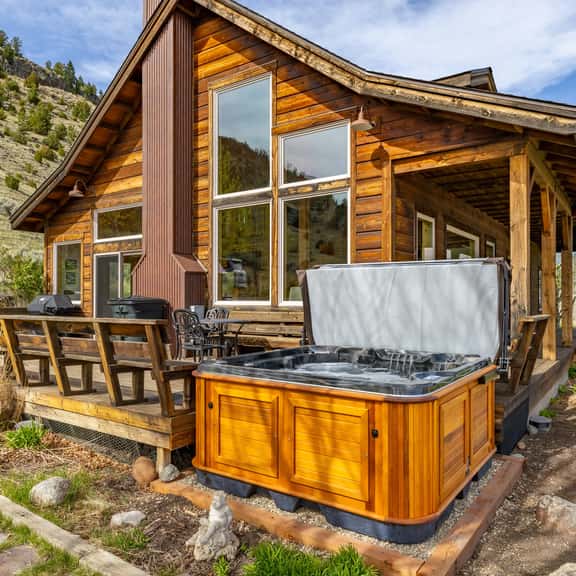 Bozeman/PV - Hillside Silo House - Image 1