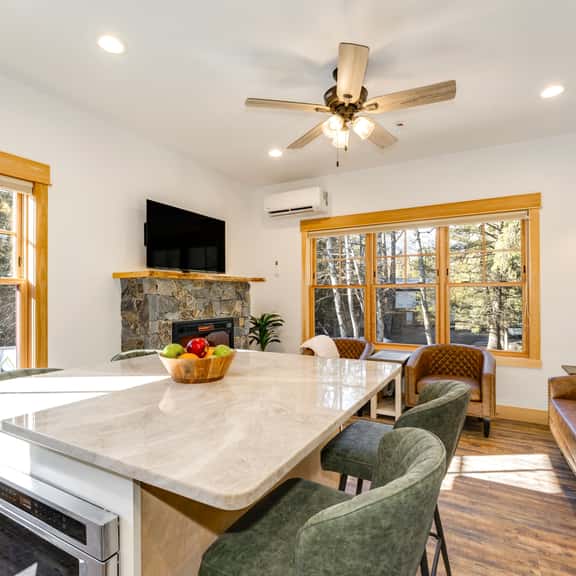 Flathead Valley - Apgar - Grizzly Suite #4 - Image 1