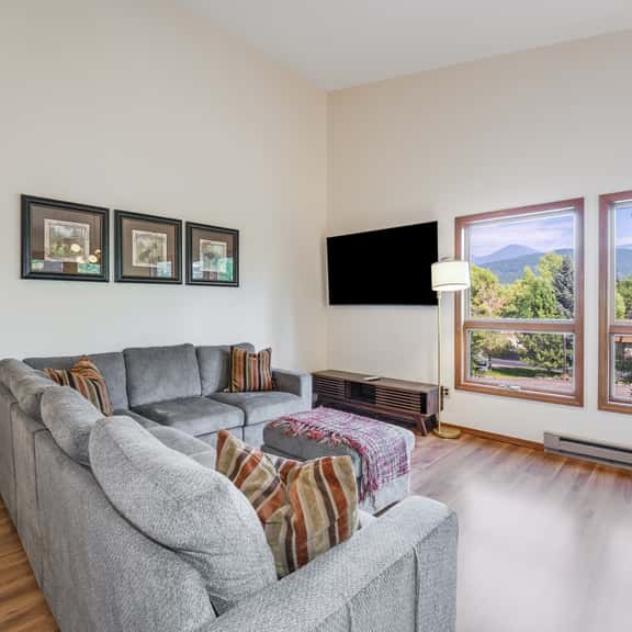 Flathead Valley - WF - Montana Ridgeline Retreat - Image 1