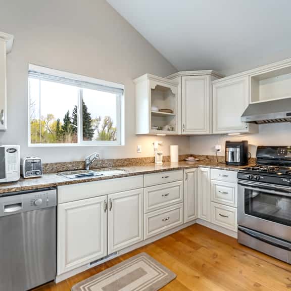 Flathead Valley - CF - Glacier Ridge Suite - Image 1