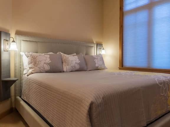 Bozeman - Legends Chalet - Image 5