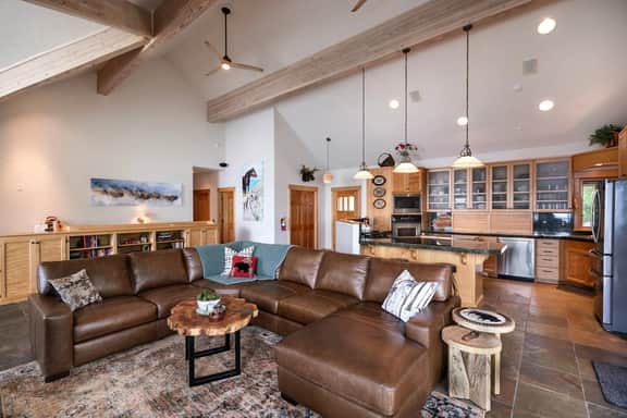 Flathead Valley - BF - Lakeshore Lodge - Image 4