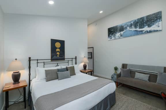 Bozeman - Riverside Luxe - Image 5