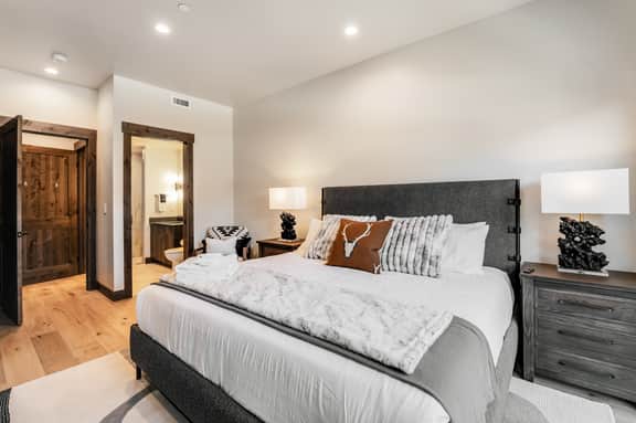 Flathead Valley - WF - Whitefish Downtown Luxury Escape - Image 2