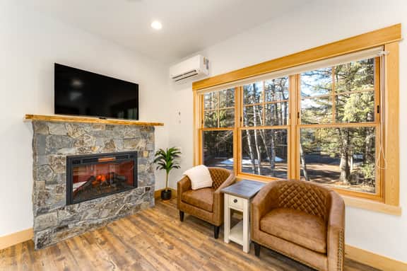 Flathead Valley - Apgar - Grizzly Suite #3 - Image 3