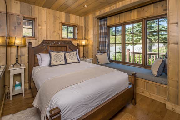 Big Sky - Cowboy Heaven - The Stone and Timber Chalet - Image 4